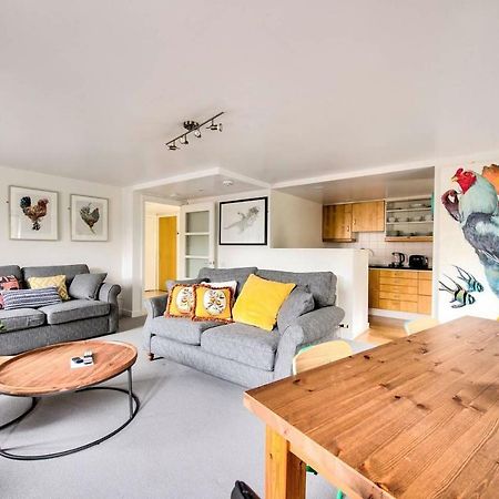 Altido Ultra Stylish Calton Road Apt W/ Parking Appartement Edinburgh Buitenkant foto