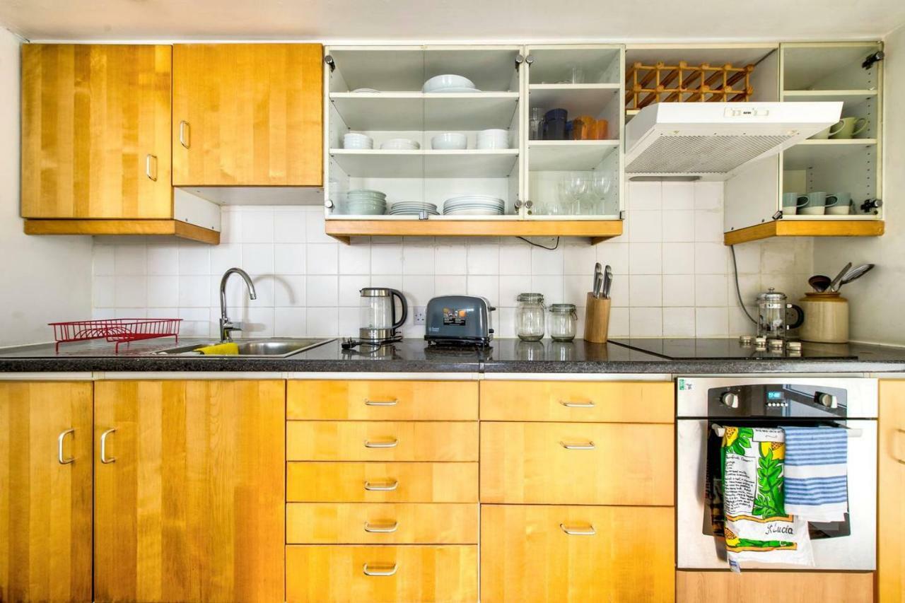 Altido Ultra Stylish Calton Road Apt W/ Parking Appartement Edinburgh Buitenkant foto