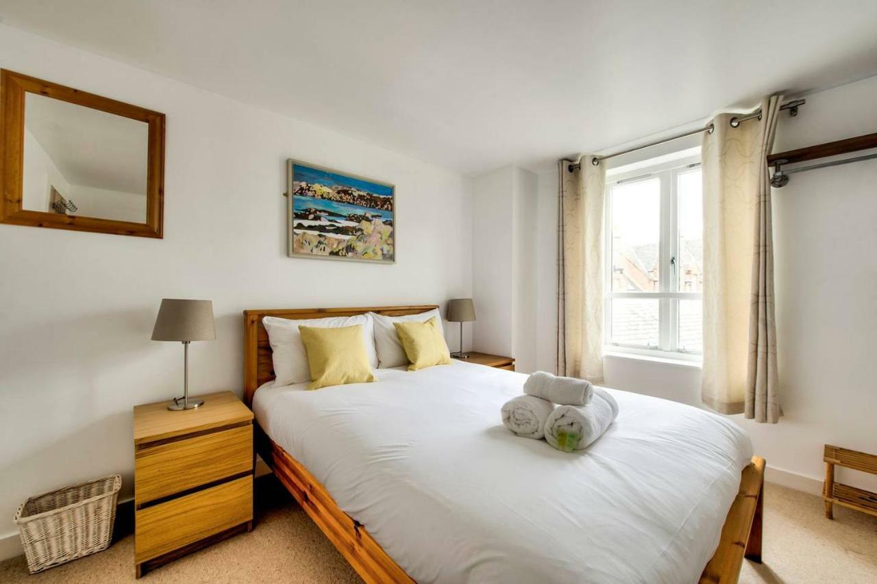 Altido Ultra Stylish Calton Road Apt W/ Parking Appartement Edinburgh Buitenkant foto