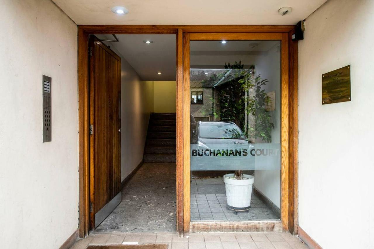 Altido Ultra Stylish Calton Road Apt W/ Parking Appartement Edinburgh Buitenkant foto