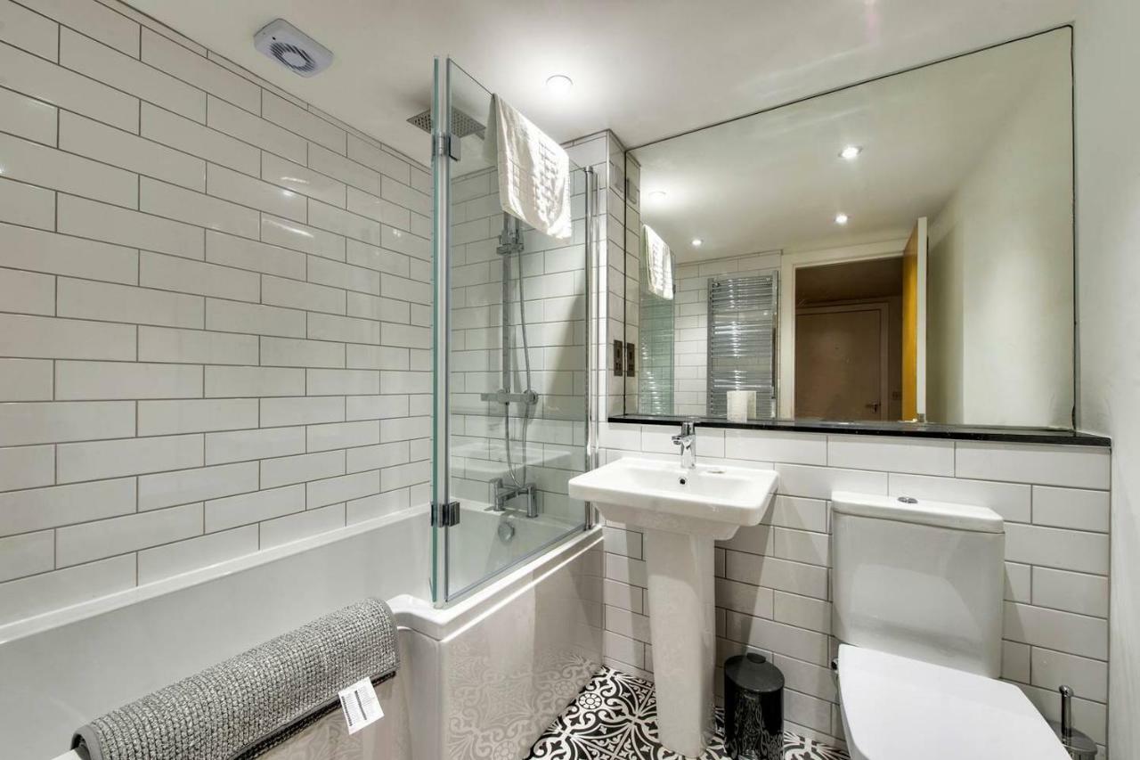 Altido Ultra Stylish Calton Road Apt W/ Parking Appartement Edinburgh Buitenkant foto