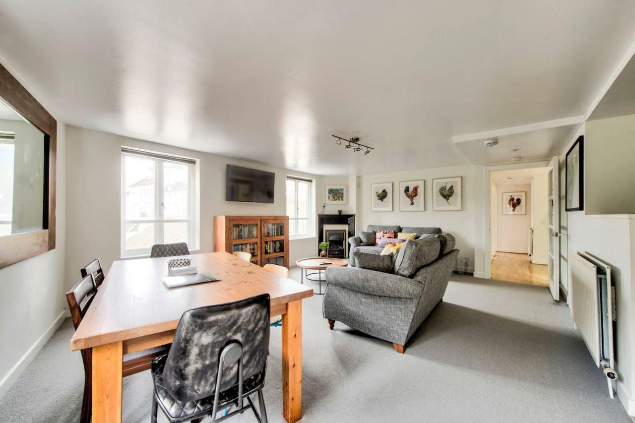 Altido Ultra Stylish Calton Road Apt W/ Parking Appartement Edinburgh Buitenkant foto